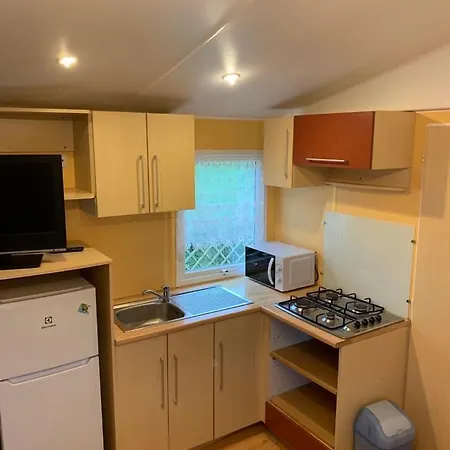 La Baie Du Mont Saint Michel キャンプ場 2*