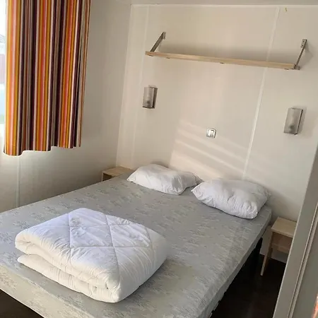 La Baie Du Mont Saint Michel キャンプ場 2*