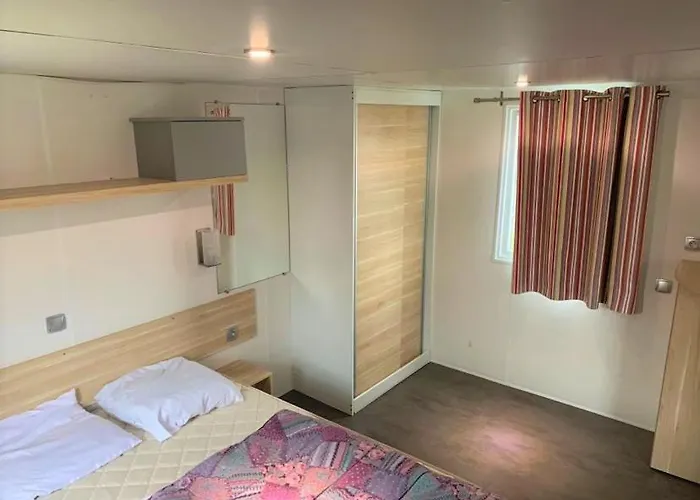 Camping La Baie Du Mont Saint Michel 2*